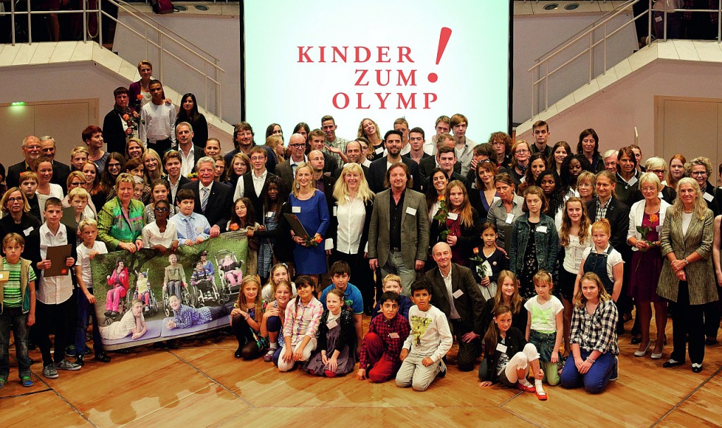 Die strahlenden Gewinner des 10. Kinder zum Olymp!-Wettbewerbes © Kinder zum Olymp!/Foto: Stefan Gloede