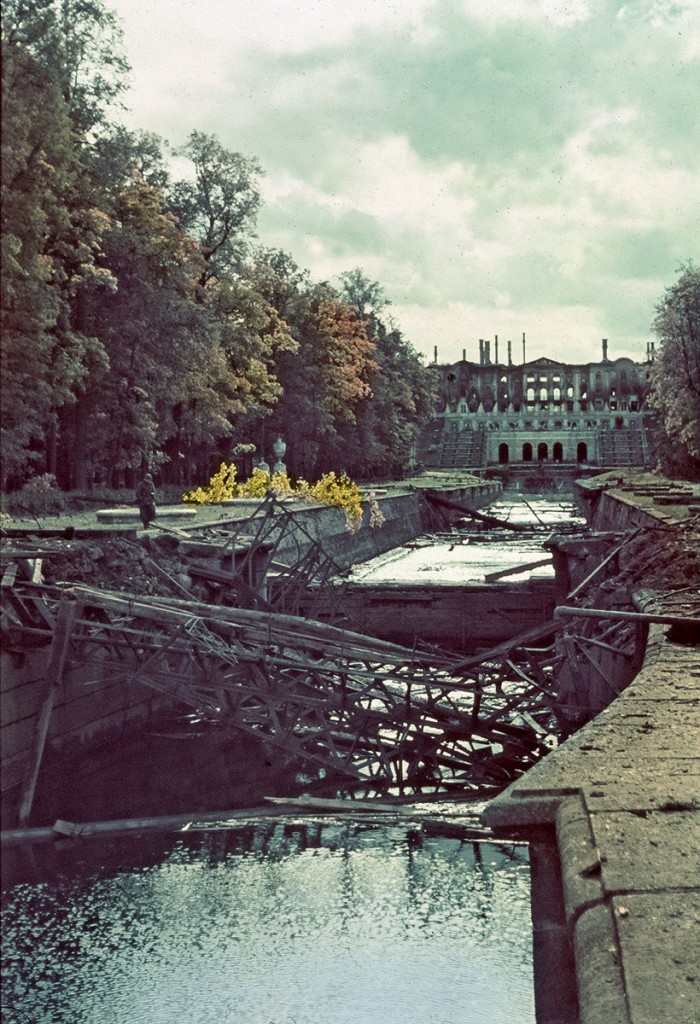 Hanns Hubmann, Das zerstörte Schloss Peterhof, Herbst 1941