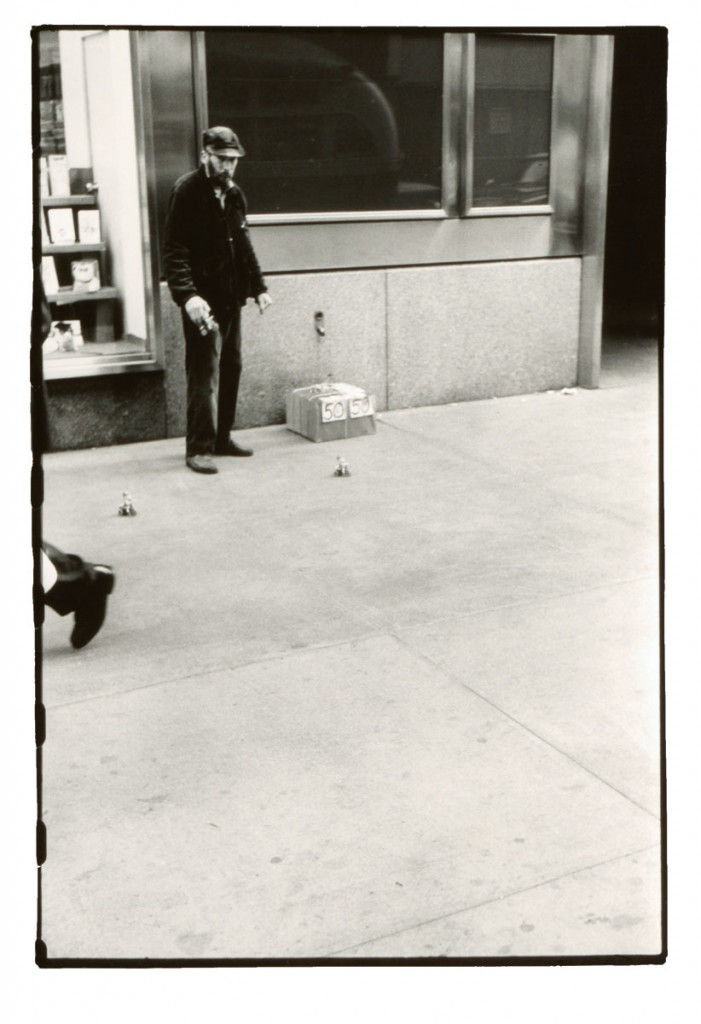 Robert Frank, aus der 12-teiligen Serie „From the Bus“, New York 1958, Museum Folkwang, Essen