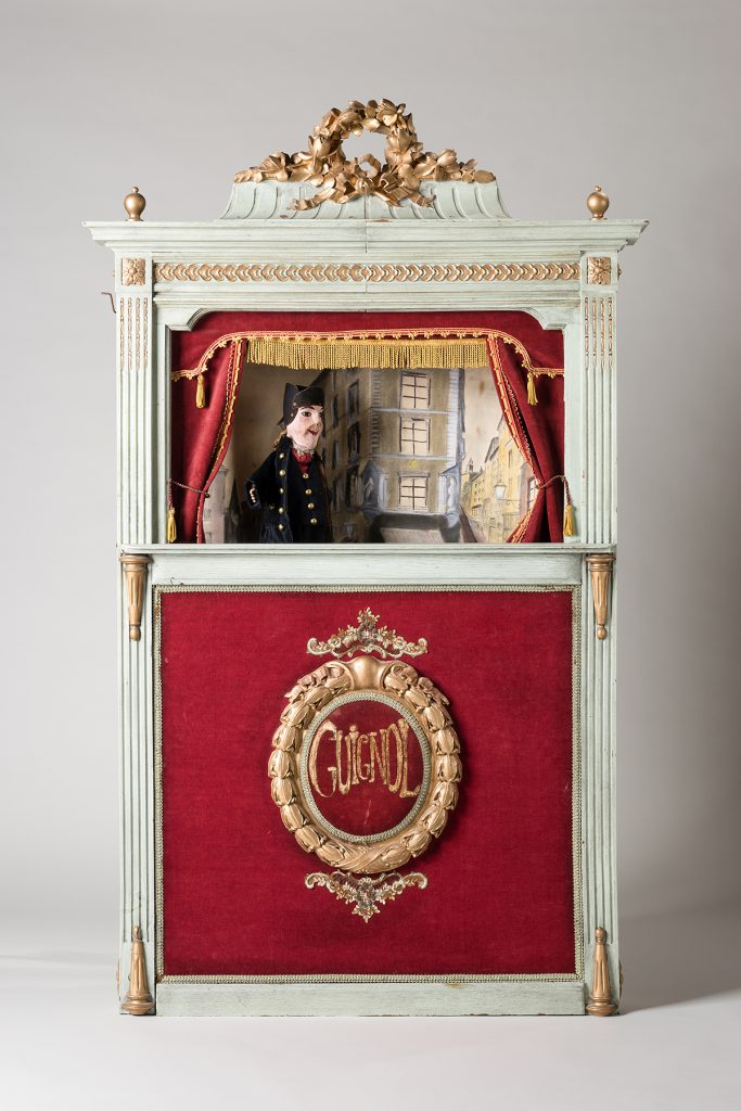 Handpuppenbühne für das Guignoltheater in Frankreich, Ende des 19. Jahrhunderts, aus der Sammlung Uwe Brockmüllers; © Foto: Ulrich Lange, Dessau, vierzig-a.de