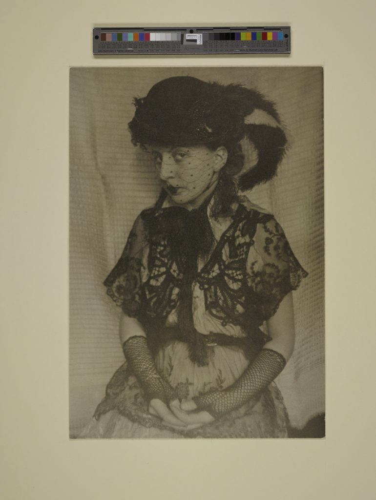 Gertrud Arndt, Maskenfoto Nr. 6, um 1930; Stiftung Bauhaus Dessau; © VG Bild-Kunst, Bonn 2017