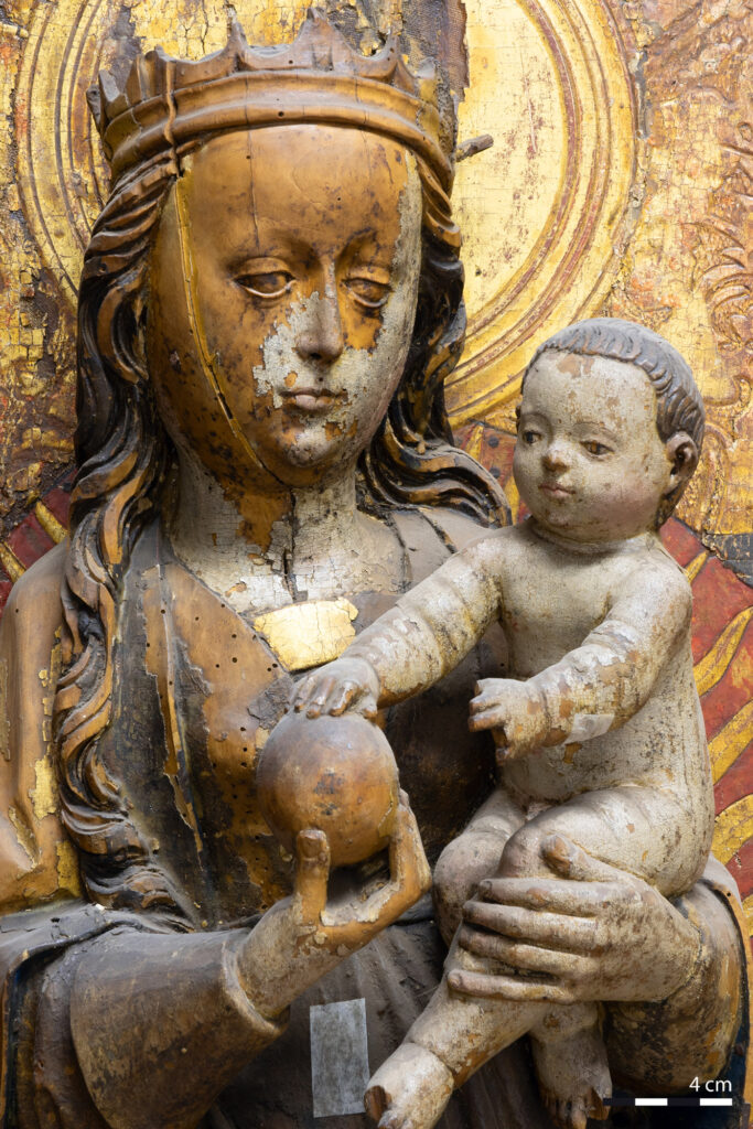 Detail einer geschnitzen Figur
